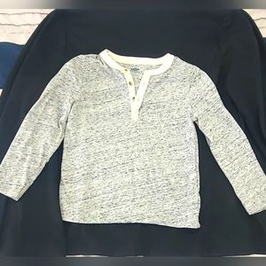 Boys Old Navy long sleeve shirt Size 4T